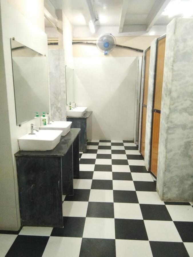 Abuzz Sewri Hostel มุมไบ ภายนอก รูปภาพ
